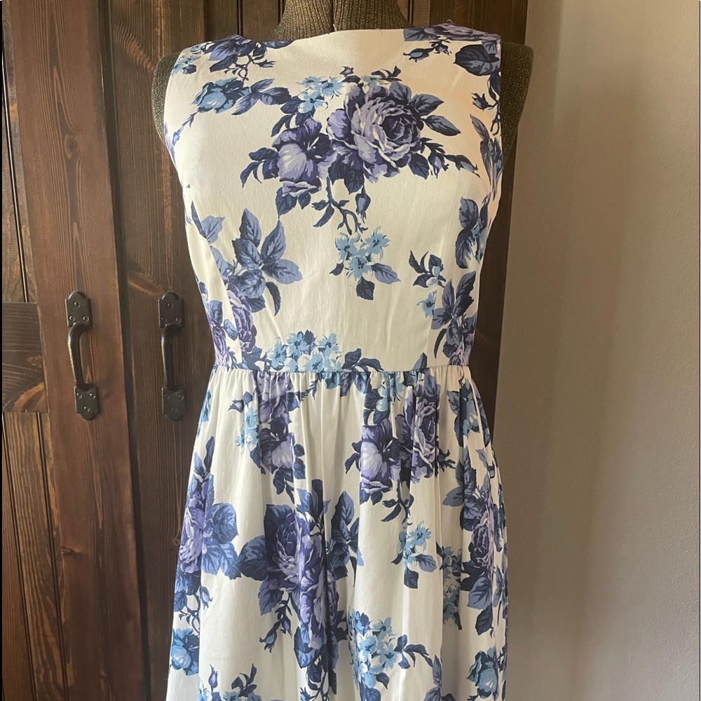 Cremieux size 6 floral dress